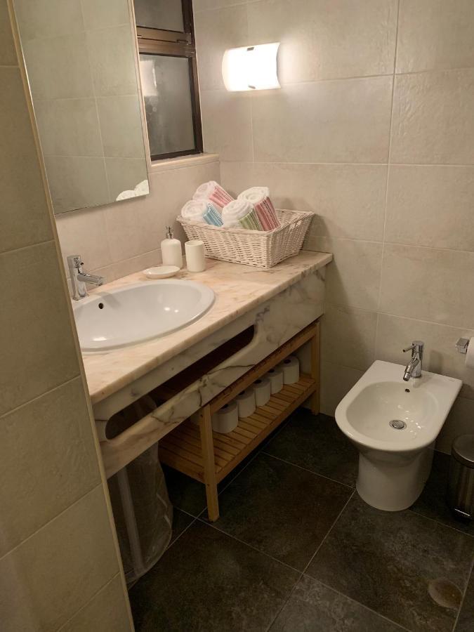 Studio Apartment *